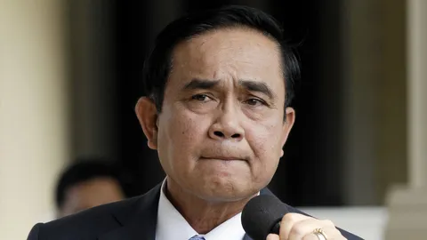 'บิ๊กตู่' นำทีมลงพื้นที่อุดรฯ แจกโฉนดที่ดิน เร่งแก้แล้ง ตรวจตำบล 5 ล้าน