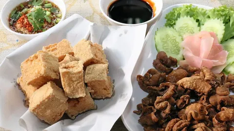 “ล้านตำลึงทอง”...ร้านนี้มีดี เต้าหู้ทอดนิ้มนิ่มน้ำจิ้มปังมาก