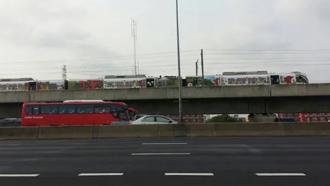 กระแสไฟขัดข้อง ขบวนแอร์พอร์ตลิงค์ติดค้างก่อนถึงสถานีรามฯ