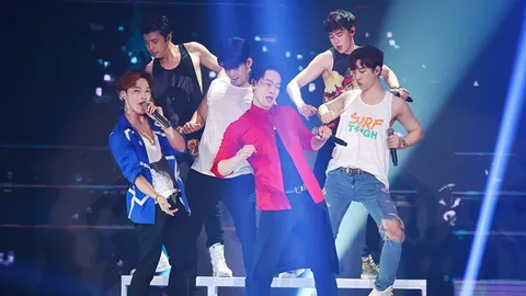 ฟินกว่านี้มีอีกมั้ย! 2PM จัดเต็มระเบิดความมันส์ ก่อนลาเข้ากรม