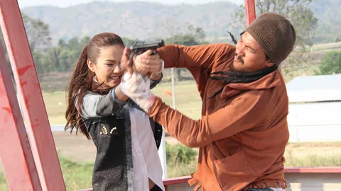 เตอร์ เสี่ยงตายโดดหลบระเบิด ผู้กำกับมาเล่นผู้ร้ายเอง