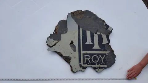 พบซากปริศนา มีตรา 'โรลส์ รอยส์' เกยหาดในแอฟริกาใต้ อาจมาจาก MH370