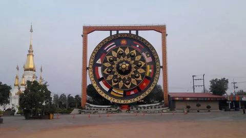 วัดถ้ำคูหาสวรรค์ สร้างฆ้อง AEC ใหญ่ที่สุดในโลก หวังดูด นทท.เข้าชม