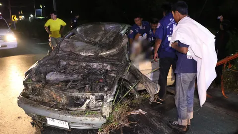 พ่อผัวตาย พ่อตารอด! ชวนกันไปดวดเหล้า เมาแล้วขับแหกโค้ง