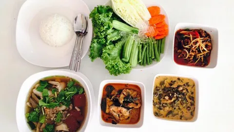 แกงขี้เหล็กร้านบัวตองของอร่อยเมืองสิงห์