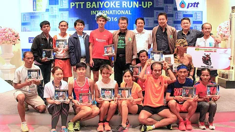 ครูชาวอังกฤษเข้าเส้นชัย 'พีทีที ใบหยก รัน-อัพ'