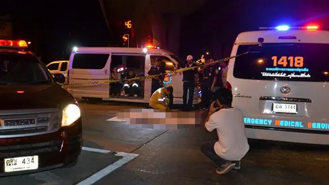 แทง-เลือดท่วม คาสี่แยกไฟแดง หมายจับเดนคุก