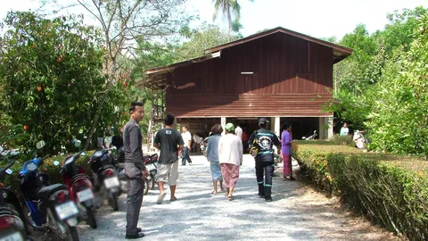 ยายเฒ่า 88 ปีผูกคอตาย! หลานช็อก ฝันเห็นตามาหาคนไปหุงข้าวในปรโลก