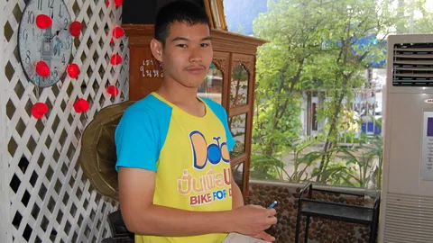 เยาวชนต้นแบบ ทํางานเลี้ยงแม่