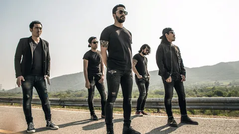 ‘เจ๋ง’ บิ้วอารมณ์ร้อง “ไม่เดียงสา” ดึงสองคู่หูต่างวัย ถ่ายทอดบทเรียนรัก