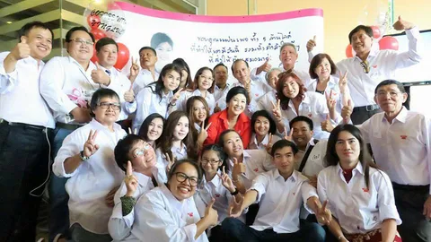  'ปู' จัดมีตติ้ง ขอบคุณแฟนเพจ ครบ 5 ล้านไลค์