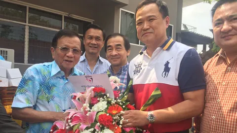  82 ปี ‘ป๋าเหนาะ’ คนแห่อวยพร เจ้าพ่อวังน้ำเย็น ยังฟิตปั๋ง 