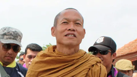 'พุทธะอิสระ' เบิกความนัดแรก ฟ้อง 'เจ้าคุณพิพิธ' 10 ล.