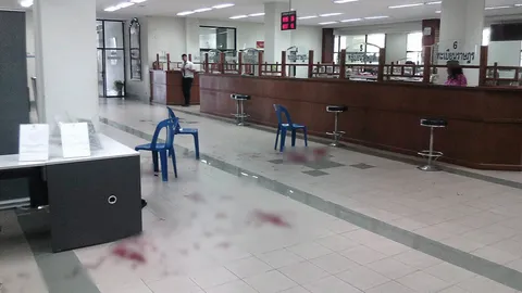 ดอดมอบตัวแล้ว หนุ่มผู้ต้องหา แทงคู่กรณีคาเทศบาล 