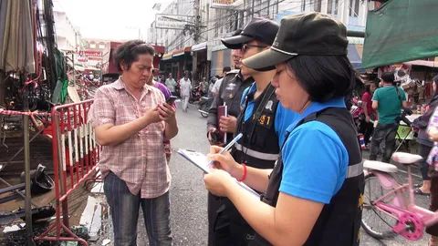 พฐ. ลงตรวจไฟไหม้ตลาดเก่าเมืองสิงห์บุรี ยังสรุปสาเหตุไม่ได้