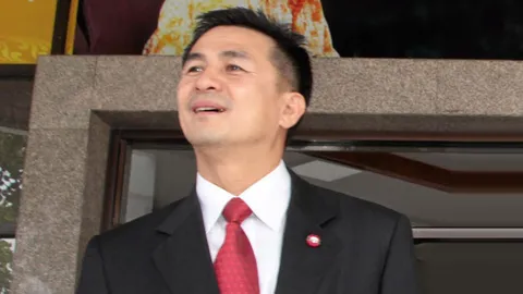 ทหารหิ้ว 'ชลน่าน' แจกขันแดง เข้าค่าย มทบ.38 อบรม ห้ามเคลื่อนไหว!