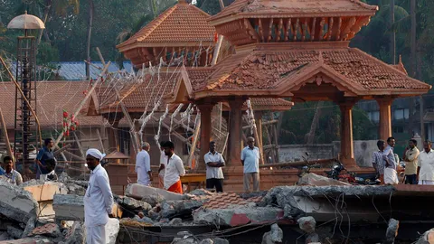 อินเดียสอบ 5 คนงาน หาคนรับผิดชอบระเบิดสยองวัดฮินดู ดับ 110 ศพ