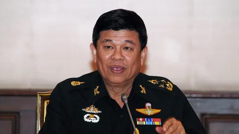 'บิ๊กเต่า' ลุยรื้อรีสอร์ตพวกรุกป่าภูทับเบิก
