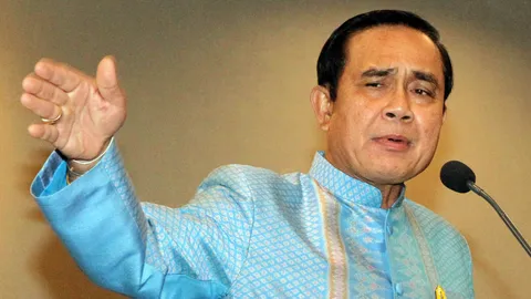 'บิ๊กตู่' ลั่นจับหมดพวกแจกของ ไม่ใช่เวลา ออก ม.44 คุ้มครองซิมดับ