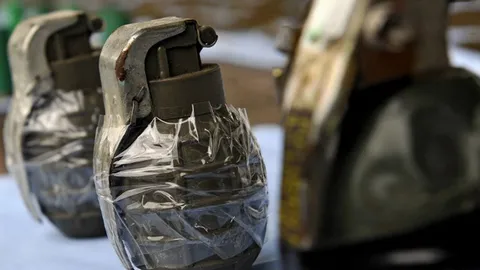 ระทึก! หลักฐานระเบิดกลางศาลต้านก่อการร้ายปากีฯ เจ็บ 2