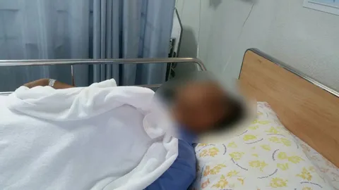 สงกรานต์เดือด! กลุ่มกู้ภัยฯ ใช้ไม้เบสบอลหวดพนักงาน รร.ดังเจ็บสาหัส (ชมคลิป)