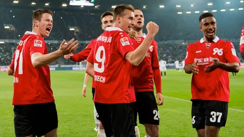 'ฮันโนเวอร์' ต่อลมหายใจ! ถลุง 'สิงห์หนุ่ม' 2-0 ลุ้นหนีตกชั้นต่อ