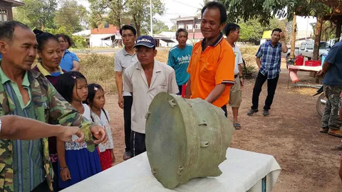 ขุดพบกลองกบ ที่มุกดาหาร! เรียก ‘มโหระทึก’ วัตถุโบราณล้ำค่า คนแห่หาหวย
