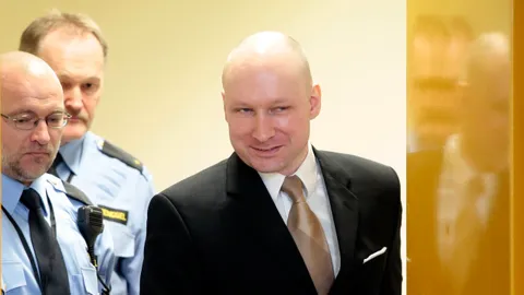 ศาลชี้ชัด! นอร์เวย์ขังเดี่ยวละเมิดสิทธิมนุษยชน 'เบรวิค' มือกราดยิง 77 ศพ