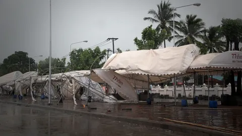 อุตุฯ ฉ.13 เตือน พายุฤดูร้อน พื้นที่ 'อีสาน-กลางตอนล่าง-ตะวันออก'