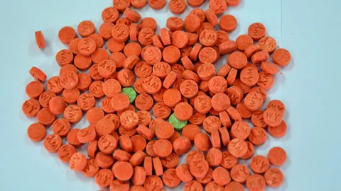 ผู้การฯเมืองสุพรรณ แถลงข่าวผลการปิดล้อม กวาดล้างยาเสพติดทั่วจังหวัด