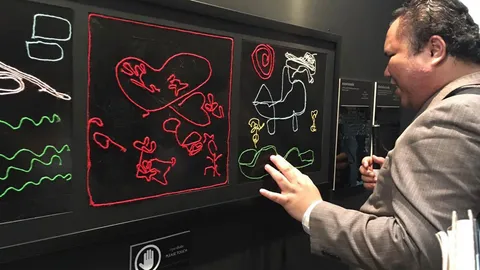 เจ๋งไปอีก! ความสุขที่ไม่ต้องพึ่งดวงตา 'ตาบอดวาดภาพ' ทำได้อย่างไร