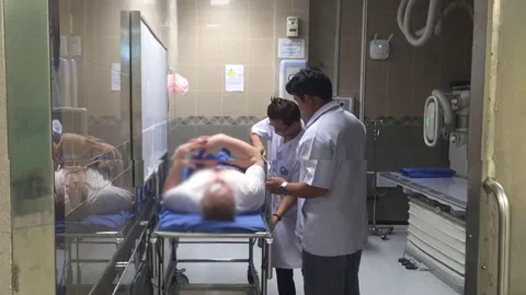 งามหน้า! 2 กะเทยพัทยา หินทุบหน้าหนุ่มใหญ่เมืองเบียร์ ฉกเงิน 4 พัน