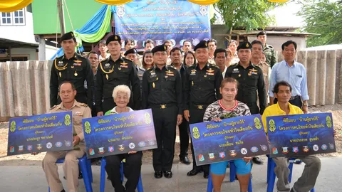 ทหารของประชาชน! มอบบ้าน ซ่อมแซมให้ผู้ยากไร้ปทุมฯ 4 หลัง 