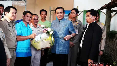 นายกฯ ชื่นชมชาวสวนสันกำแพง ปลูกพืชไร้ดินน้ำหยด เหมาะทำตอนหน้าแล้ง