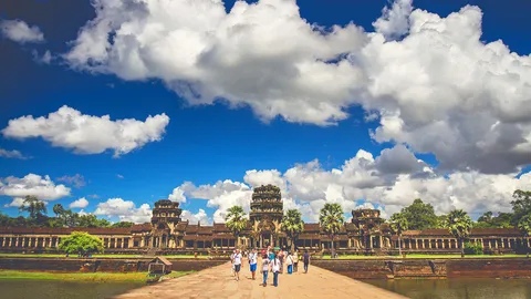 เบื้องหลัง นครวัด มนต์ขลังของเขมร