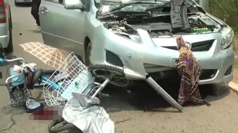 เก๋งดวดเบียร์ซิ่งแหลก! ชนคนปั่นจักรยาน-เด็ก2ขวบ ดับ