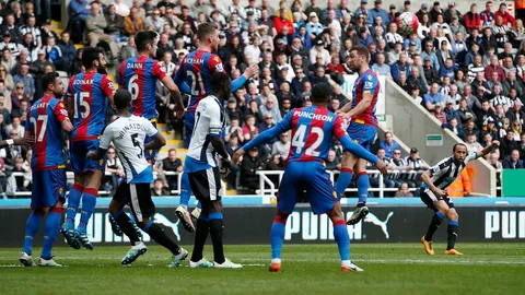 ทาวน์เซนด์ ฟรีคิกงาม! 'สาลิกา' เฉือน 'พาเลซ' หืด 1-0 ขึ้นที่ 17