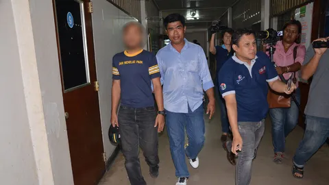 หนุ่มผู้ต้องหาฆ่ายกครัว 2 ศพ เข้ามอบตัว ให้การปฏิเสธ