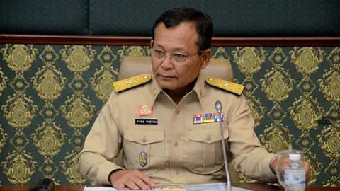ร้อง มสด.มัดมือชกย้าย นศ.ไปสุพรรณฯ