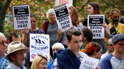 ออสซี่โบ้ยกลุ่มหนุนผู้ลี้ภัย ต้นเหตุหญิงอพยพจุดไฟเผาตัว