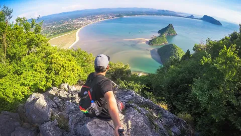 วัดใจสายลุยที่ “เขาล้อมหมวก”