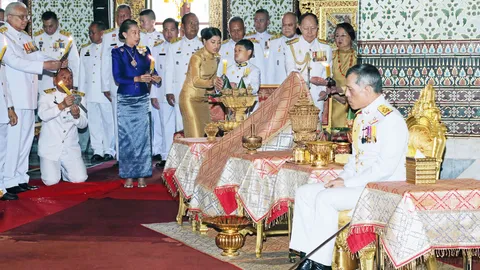 สมเด็จพระบรมโอรสาธิราชฯ เสด็จฯแทนพระองค์ในการพระราชพิธีฉัตรมงคล