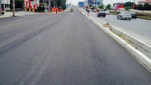 ขยายผิวจราจรจาก 2 เลนเป็น 4 เลน