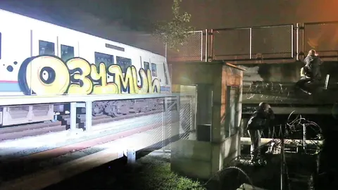 แสบยิ่งนัก! ฝรั่งปีนรั้วศูนย์บำรุงรถไฟฟ้าย่านพระราม 9 ใช้กระป๋องสีพ่นเลอะเทอะเต็มขบวน