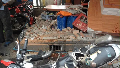 คุณตา76ตกใจ ขับรถชนวินาศ เจ็บ7-พัง11คัน