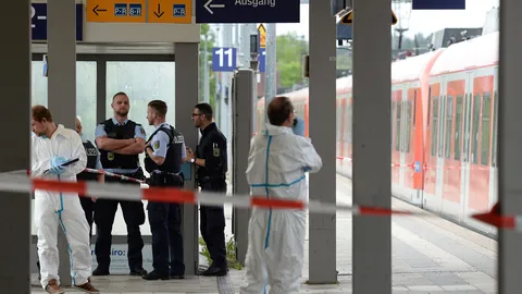 เยอรมนีช็อก! ชายคนร้ายใช้มีดไล่แทงคนที่สถานีรถไฟกราฟิง ตาย1เจ็บ 3  