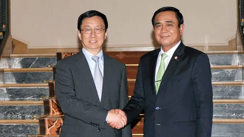 'บิ๊กตู่' หารือ 'จีน' ย้ำความสัมพันธ์ 2 ประเทศแน่นแฟ้น