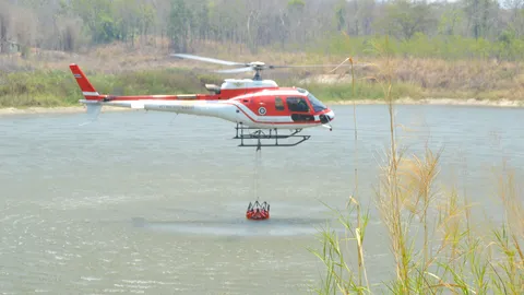 ฮ.นับสิบเที่ยวขนน้ำดับไฟป่าดอยสุเทพฯที่ปะทุอีกรอบ