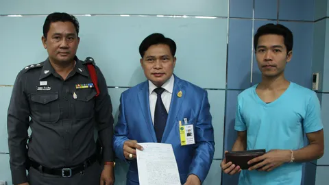 น่ายกย่อง! พนง.ร้านศรแดง เก็บเงินแสน คืนที่ปรึกษารองประธาน สนช.