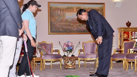 โชว์ตีกอล์ฟ 